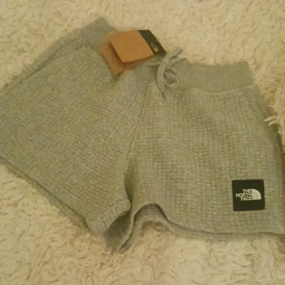 Shorts - Picture 4 of 9